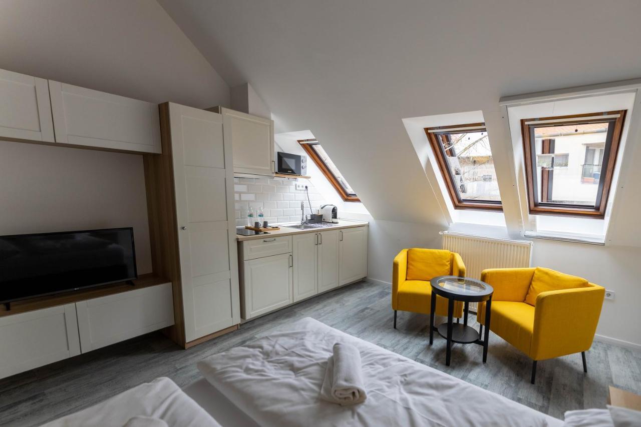 Roomstore Studio Apartments Eger Exterior photo